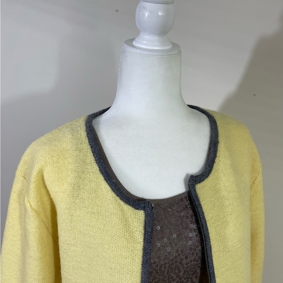 Bridgetown Collection sz lg sweater 100% wool yellow with gray accent trim - Picture 2 of 14
